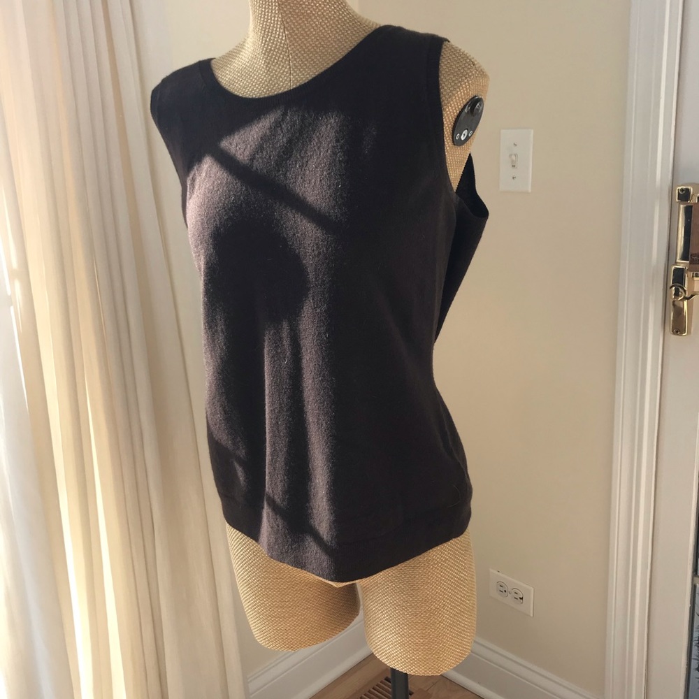 Sleeveless sweater